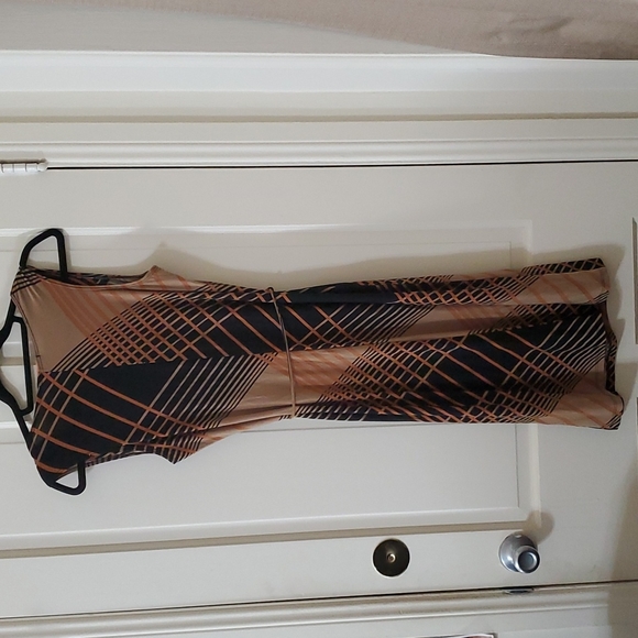 Sleeveless Cowl Dress - Picture 5 of 7